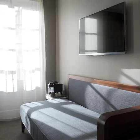 Hotel Saint Dominique 4*