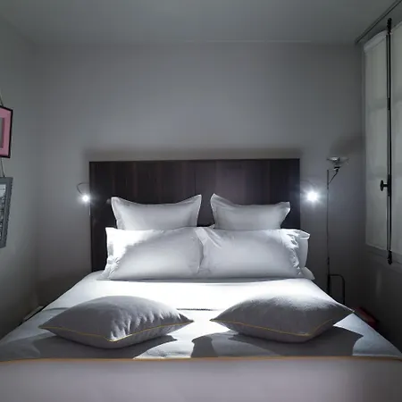 Hotel Saint Dominique Paříž