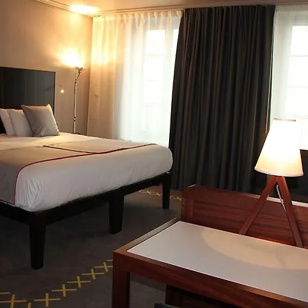 Hotel Saint Dominique 4*