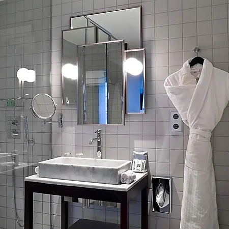 Hotel Saint Dominique 4*
