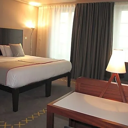 Hotel Saint Dominique 4*
