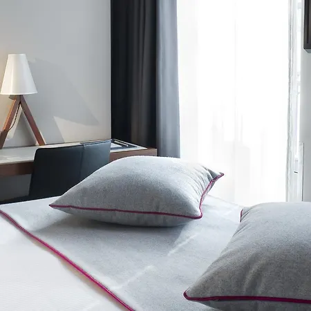 Saint Dominique Hotell Paris