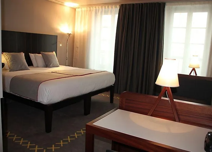 Hotel Saint Dominique 4*