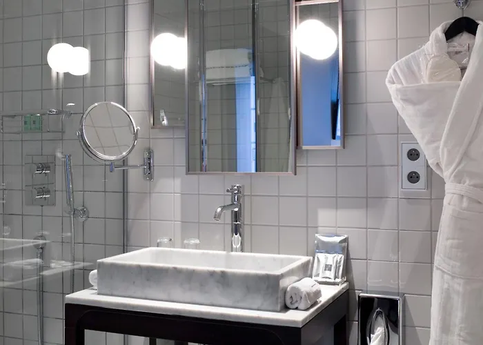 Hotel Saint Dominique 4*